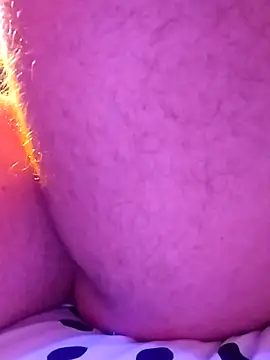 Snapshot of McdyllanXX chatting on October 31, 2:01 am McdyllanXX online show from October 31, 2:01 am