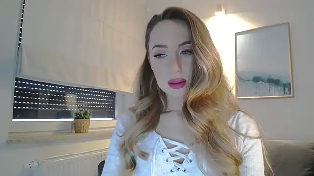 JulietteDiamond online show from February 8, 3:21 pm