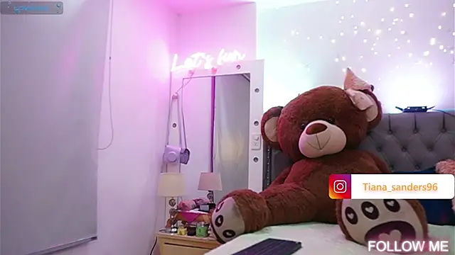 Snapshot of Tiana_sanders chatting on January 27, 4:20 am Tiana sanders online show from January 27, 4:20 am