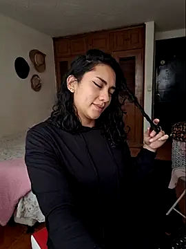 Thaliacooper  online show from March 6, 5:43 pm