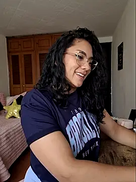 Thaliacooper  online show from September 12, 6:41 pm