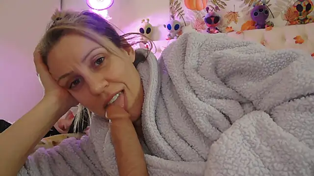 VegasDani online show from November 8, 6:57 am