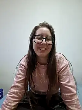 Snapshot of Sarah459 chatting on December 18, 8:03 pm Sarah459 online show from December 18, 8:03 pm