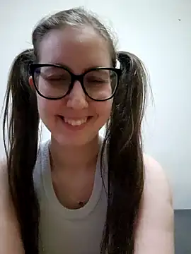 Snapshot of Sarah459 chatting on December 13, 10:04 pm Sarah459 online show from December 13, 10:04 pm