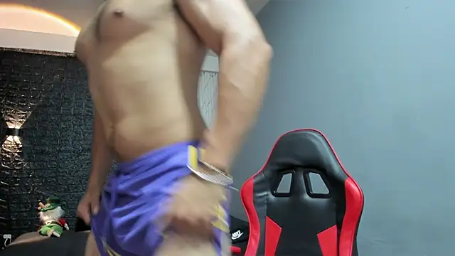 Snapshot of taurus_boy1 chatting on December 5, 12:25 pm taurus boy1 online show from December 5, 12:25 pm