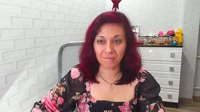 Snapshot of TeasyLana chatting on December 10, 6:01 am TeasyLana online show from December 10, 6:01 am