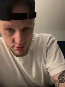 Snapshot of VixyGang chatting on February 21, 6:25 am VixyGang online show from February 21, 6:25 am