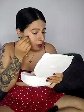 caro sweett online show from December 5, 12:22 pm