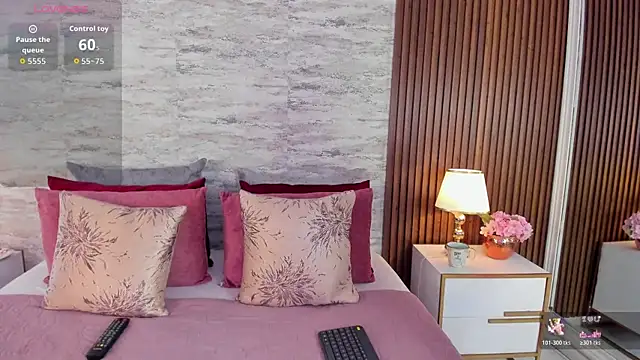 Snapshot of AndreaPink2024 chatting on November 8, 2:17 pm AndreaPink2024 online show from November 8, 2:17 pm