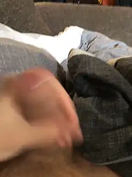 Snapshot of wixxer872302 chatting on December 18, 1:34 pm wixxer872302 online show from December 18, 1:34 pm