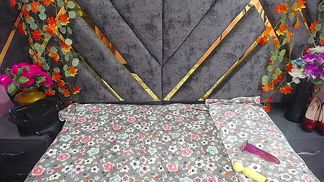 Sofia Mirandaa18 online show from December 19, 2:56 am