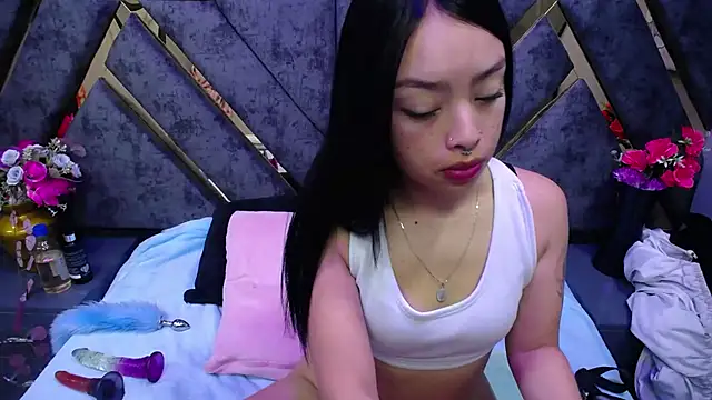 Sofia Mirandaa18 online show from April 14, 1:39 pm