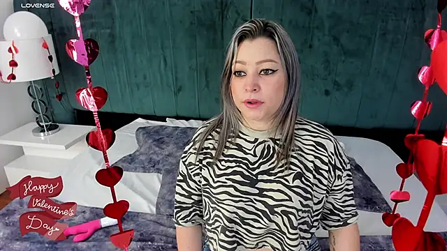 PandoraB  online show from February 17, 11:23 am