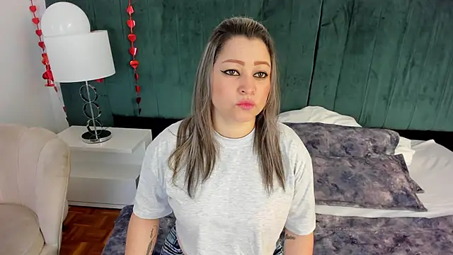 PandoraB  online show from February 25, 10:58 am