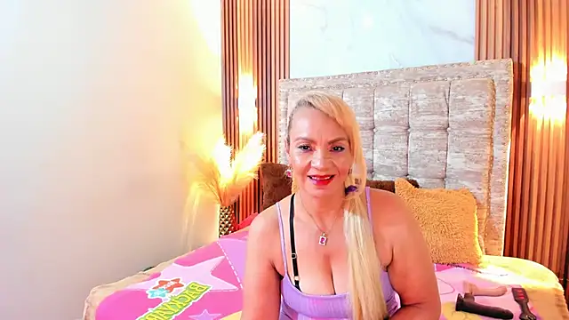 AnastasiaTaylor  online show from March 21, 7:00 am