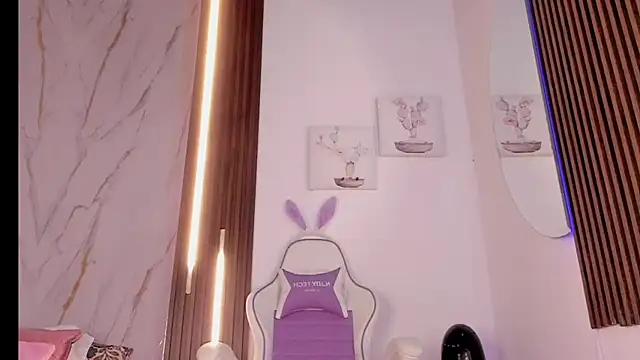 mia six66 online show from September 12, 11:32 am