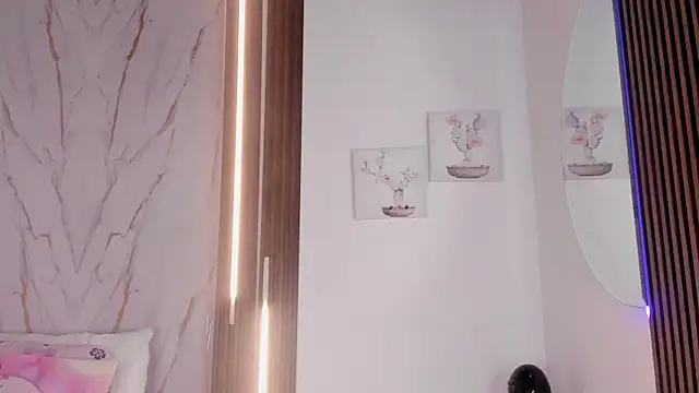 mia six66 online show from February 13, 12:12 pm