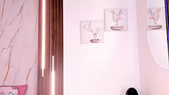 mia six66 online show from March 22, 12:08 pm