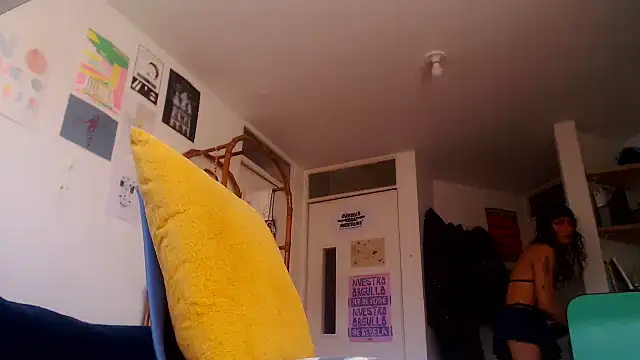 Zafiro subversiva online show from January 18, 12:57 pm