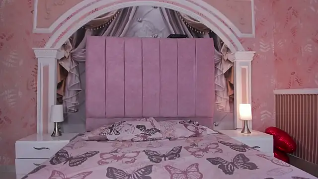 Snapshot of Bonnie__milf chatting on February 17, 3:09 pm Bonnie milf online show from February 17, 3:09 pm