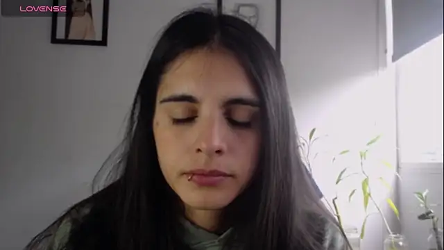 Snapshot of alma_violeta chatting on March 7, 3:18 pm alma violeta online show from March 7, 3:18 pm