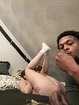 Snapshot of rayyymack chatting on December 25, 3:50 am rayyymack online show from December 25, 3:50 am