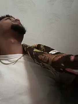 Snapshot of rayyymack chatting on January 1, 5:00 pm rayyymack online show from January 1, 5:00 pm