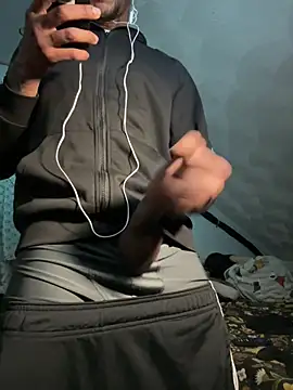 Snapshot of rayyymack chatting on February 10, 4:52 am rayyymack online show from February 10, 4:52 am