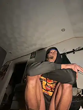 Snapshot of rayyymack chatting on March 2, 6:05 am rayyymack online show from March 2, 6:05 am