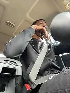 rayyymack online show from April 1, 5:43 pm