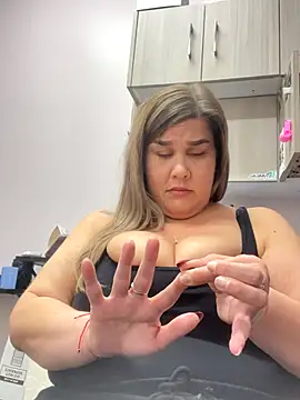 LolaBeretta online show from October 14, 4:08 pm