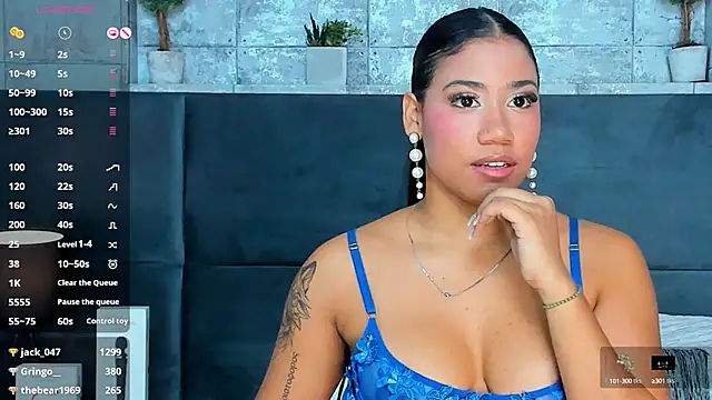 Snapshot of Salome_Diaz_ chatting on February 17, 7:31 pm Salome Diaz online show from February 17, 7:31 pm