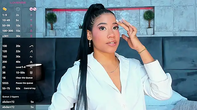 Snapshot of Salome_Diaz_ chatting on February 18, 10:36 pm Salome Diaz online show from February 18, 10:36 pm