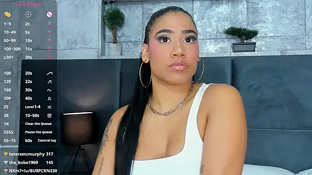 Snapshot of Salome_Diaz_ chatting on March 4, 7:32 pm Salome Diaz online show from March 4, 7:32 pm
