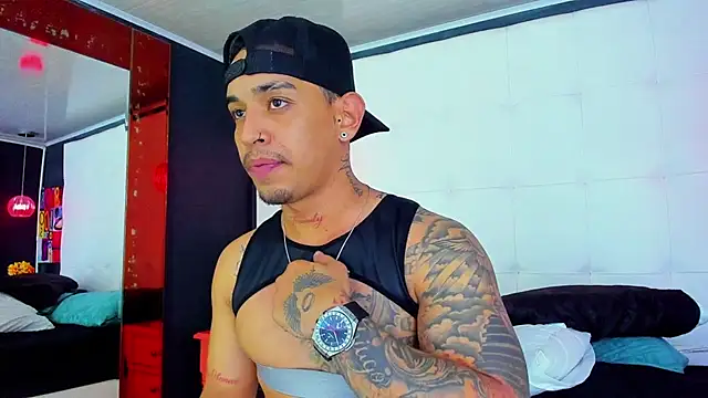 Snapshot of Damian09_ chatting on December 6, 8:48 am Damian09 online show from December 6, 8:48 am