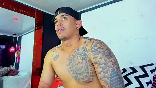 Snapshot of Damian09_ chatting on January 17, 10:22 am Damian09 online show from January 17, 10:22 am