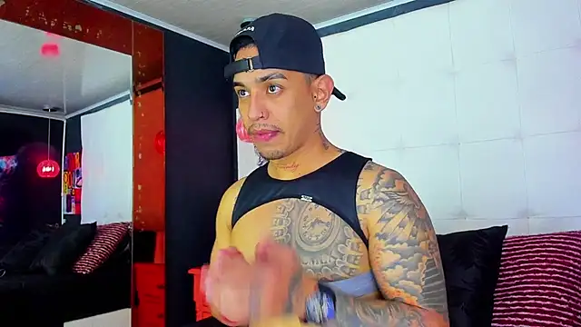 Snapshot of Damian09_ chatting on February 5, 4:16 am Damian09 online show from February 5, 4:16 am