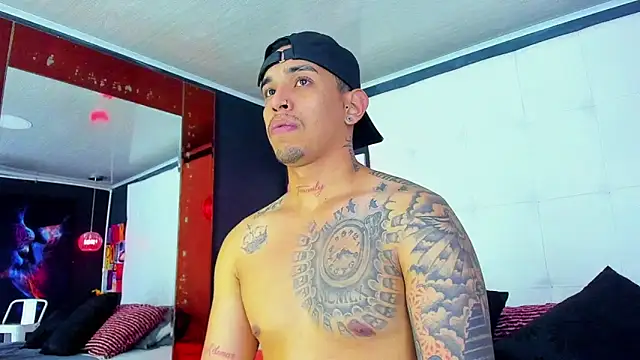 Snapshot of Damian09_ chatting on February 12, 3:51 am Damian09 online show from February 12, 3:51 am