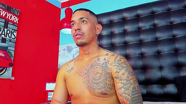 Snapshot of Damian09_ chatting on November 6, 3:57 pm Damian09 online show from November 6, 3:57 pm