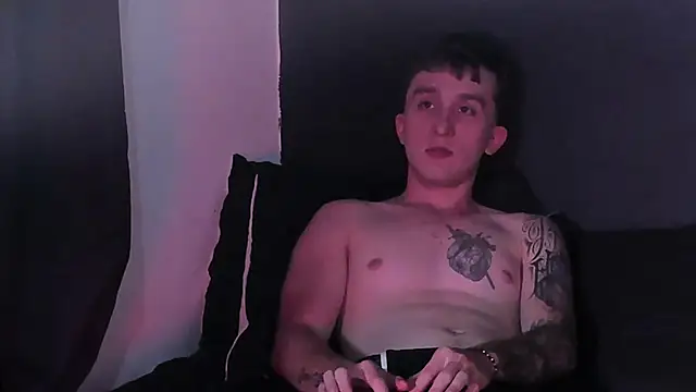 Dylanwhite23  online show from October 11, 10:08 pm