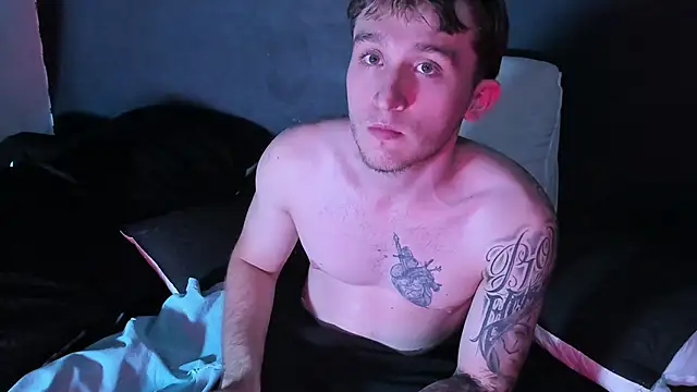 Dylanwhite23  online show from October 26, 1:11 am