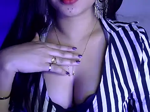 Snapshot of akshara_thakur9 chatting on October 12, 4:11 am akshara thakur9 online show from October 12, 4:11 am