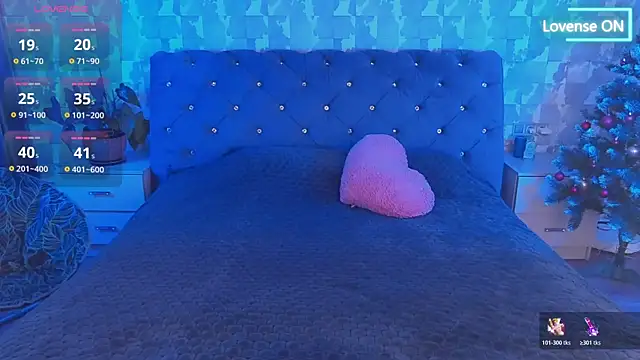 Snapshot of SuzannaWild chatting on December 17, 1:17 pm SuzannaWild online show from December 17, 1:17 pm