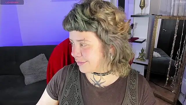 Snapshot of Sabrina_scarlett chatting on November 16, 4:51 am Sabrina scarlett online show from November 16, 4:51 am