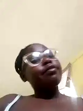 Sweetcecie01 online show from March 14, 10:05 pm