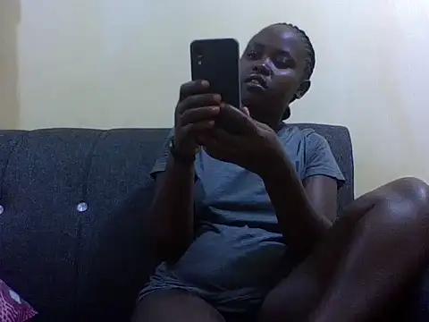 Sweetcecie01 online show from January 7, 8:33 pm