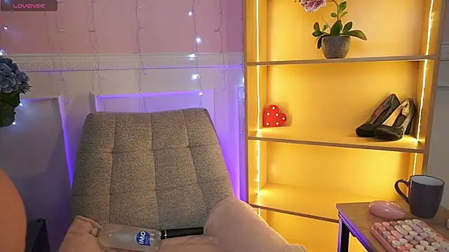 Anybuny online show from December 4, 12:25 pm