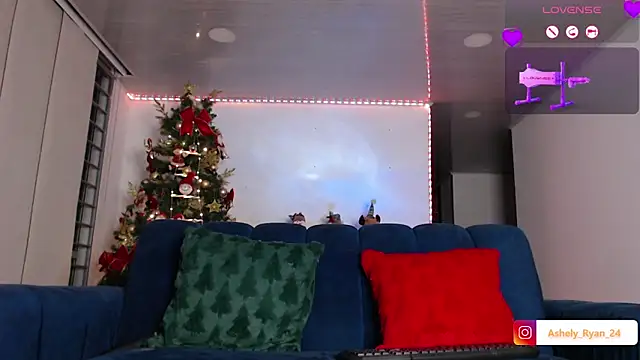 Snapshot of ashely_ryan24 chatting on November 30, 12:03 am ashely ryan24 online show from November 30, 12:03 am