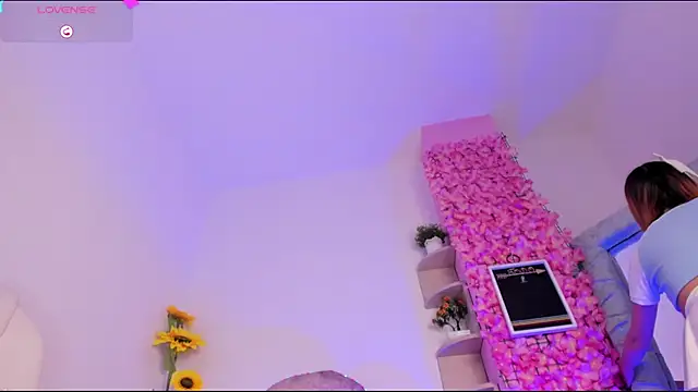 Snapshot of arianna_gren chatting on December 23, 7:20 pm arianna gren online show from December 23, 7:20 pm