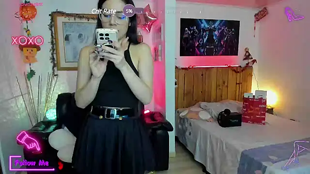 LauGrayJ online show from January 13, 3:45 am